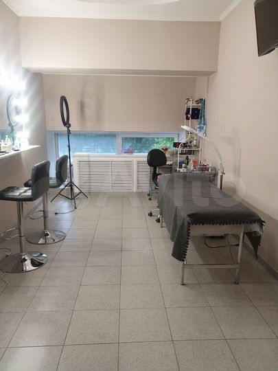 Свободного назначения, студия красоты 65.8 м²