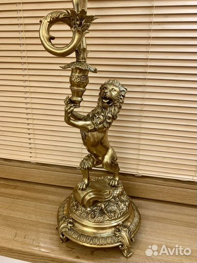 Канделябр роскошный лев