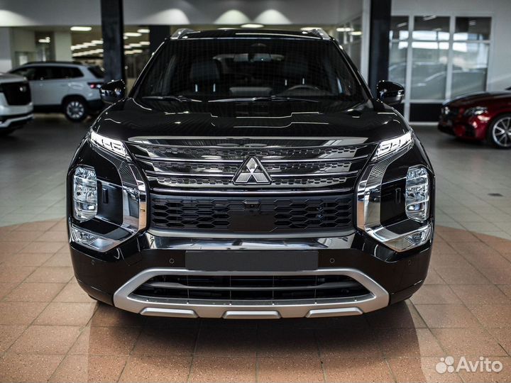 Mitsubishi Outlander 2.5 CVT, 2023, 15 км