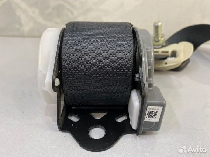 Ремень безопасности задний левый Mitsubishi