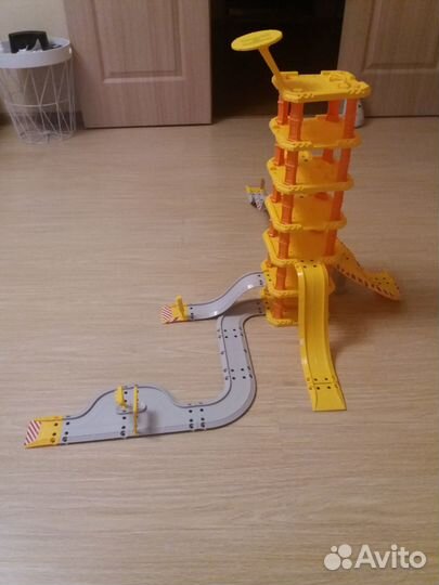 Паркинг, трек для машинок гараж парковка