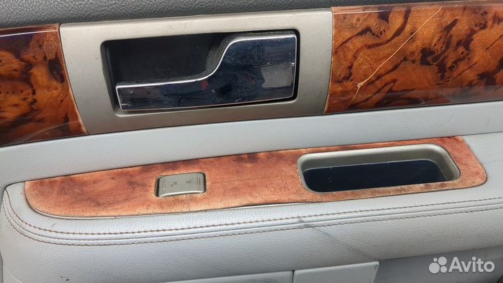Дверь правая передняя Lincoln Navigator