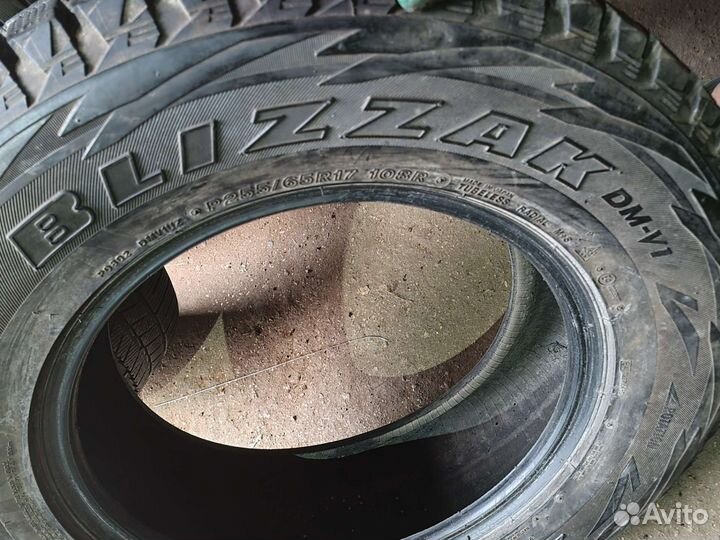 Bridgestone Blizzak DM-V1 255/65 R17 108R