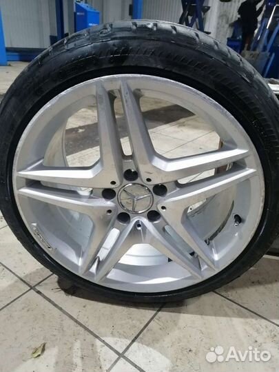 Bridgestone 613V 245/40 R18