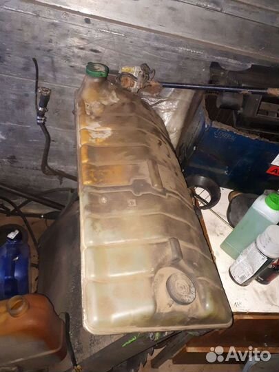 Расшрительный бачок ман