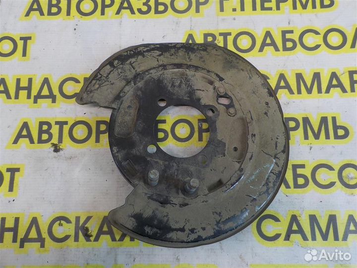 Щит опорный задний правый Honda CR-V III 2007-2012