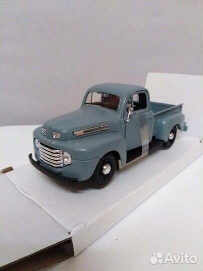 Модель машинки Maisto 1:24 Ford F-1 Pickup