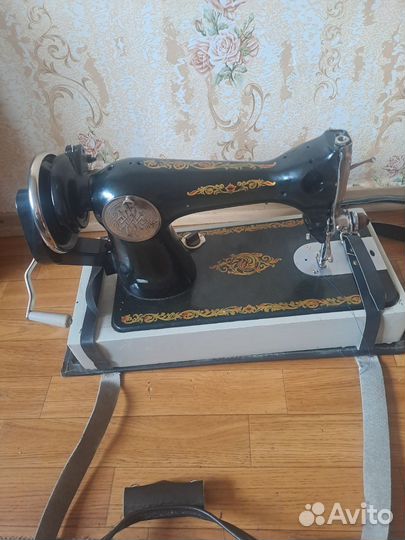 Продам швейную машину