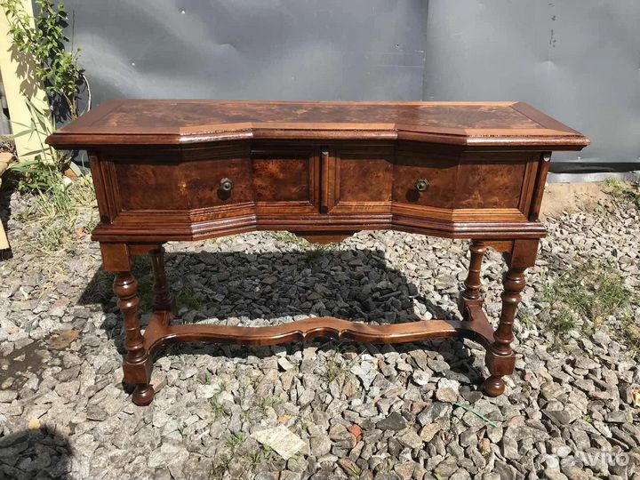 Старинная ореховая консоль из Франции