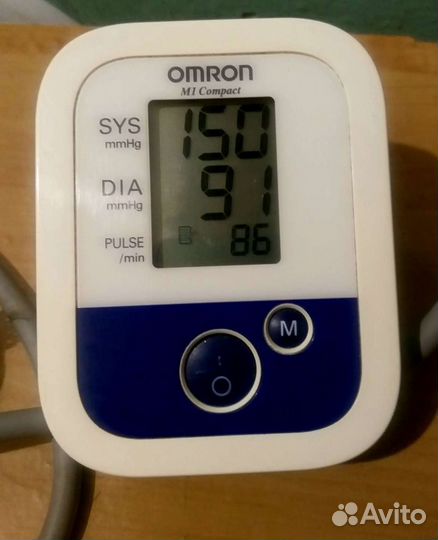 Тонометр Omron M1 Compact (HEM-4022-E)