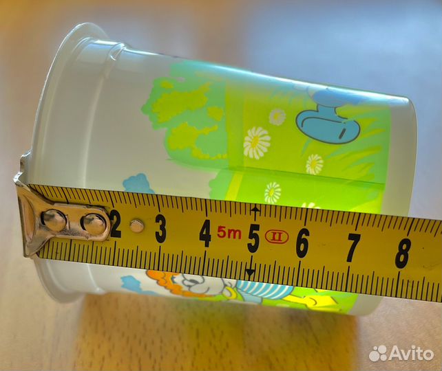 Пластиковый стаканчик