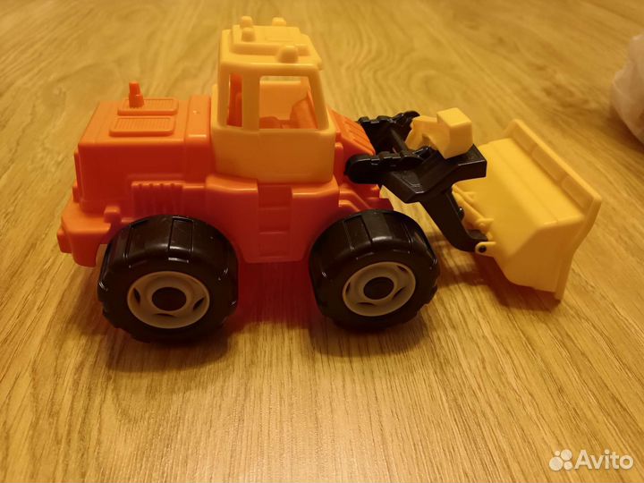 Кубики, деревянные игрушки, машинки и тд