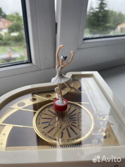 Музыкальная шкатулка с балериной