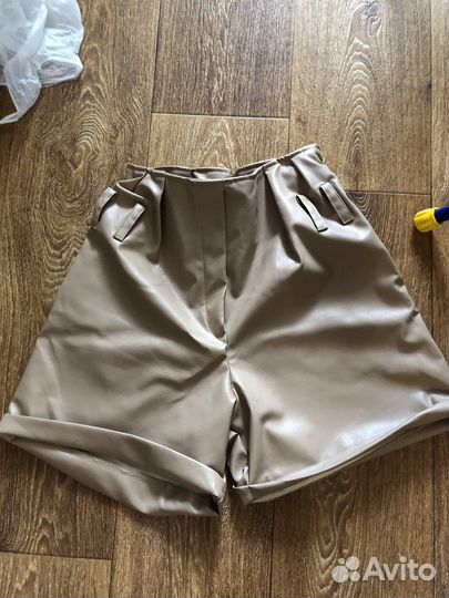 Кожаные шорты