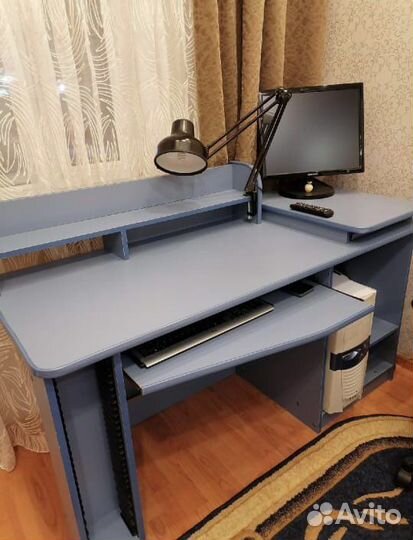 Компьютерный стол