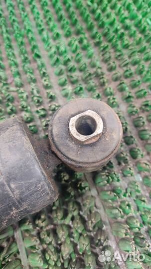 Стойка амортизатора задняя KIA soul 2009