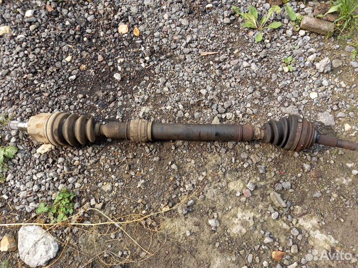 Привод правый Nissan Almera n15 1.6 АКПП