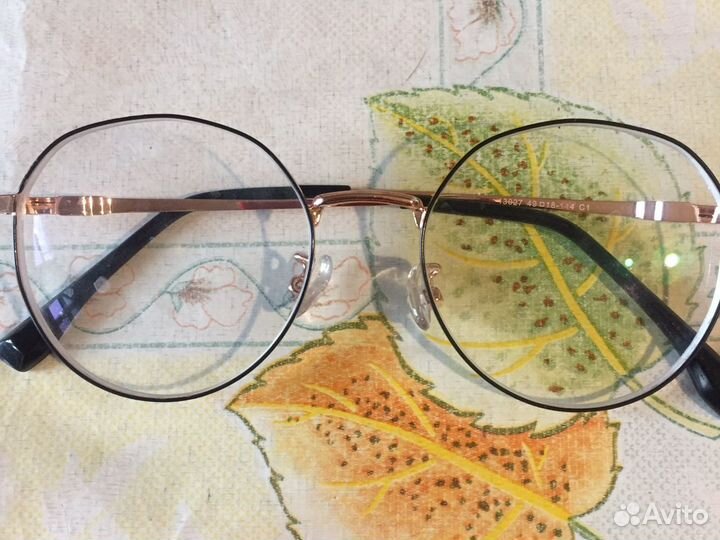 Очки -1,75 с покрытиями стекол