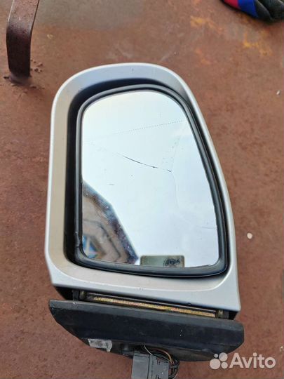 Зеркало заднего вида