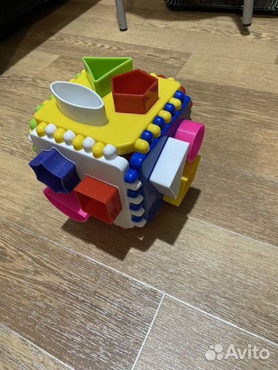 Развивающая игрушка кубик сортер