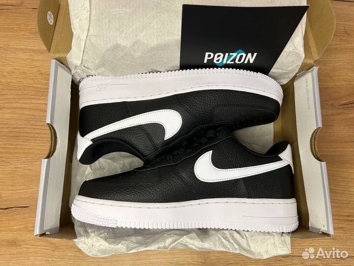 Nike Air Force 1 black/white 8.5us