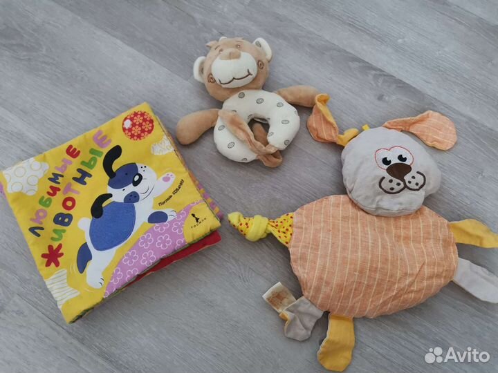 Фирменные развивающие игрушки подвески пакетом