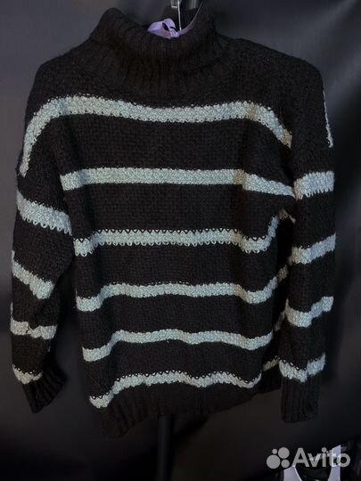 Свитер женский