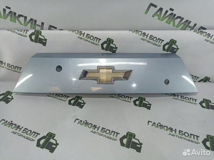 Накладка крышки багажника Chevrolet Spark 3