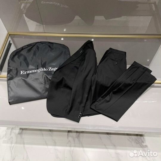 Классический костюм Ermenegildo Zegna