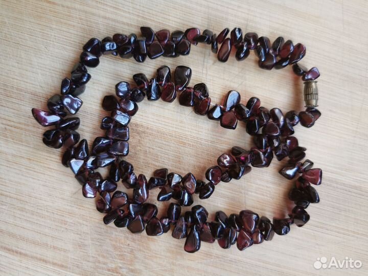 Винтажные бусы с гранатом