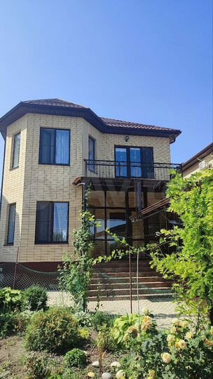 Дом 190 м² на участке 6 сот.