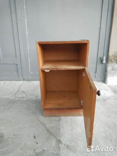 Тумба прикроватная полированная.Винтажная