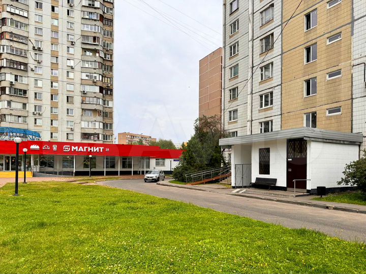 2-к. квартира, 51 м², 4/17 эт.