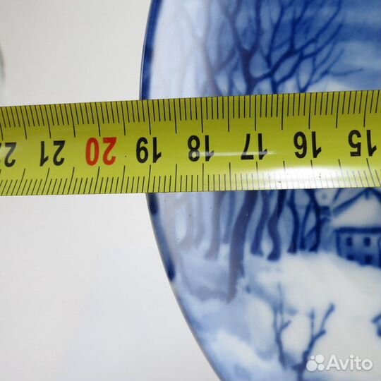 Тарелка Рождество 1973 Прихожане идут на Службу