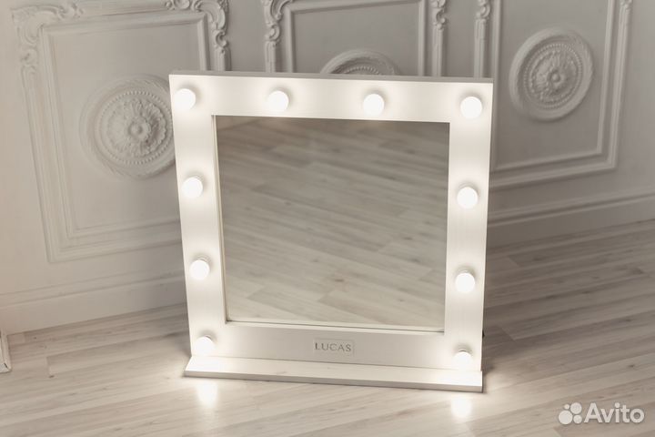 Зеркало визажиста белое