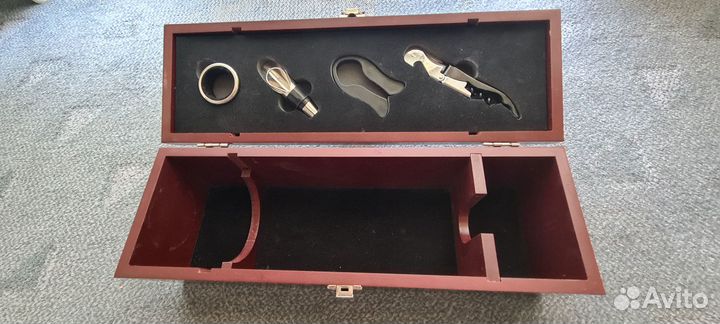 Набор для вина 5 предметов: кейс