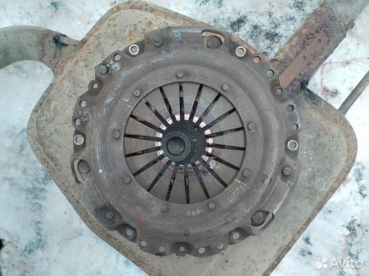 Сцепление Корзина и диск Volkswagen Passat B3 1.8