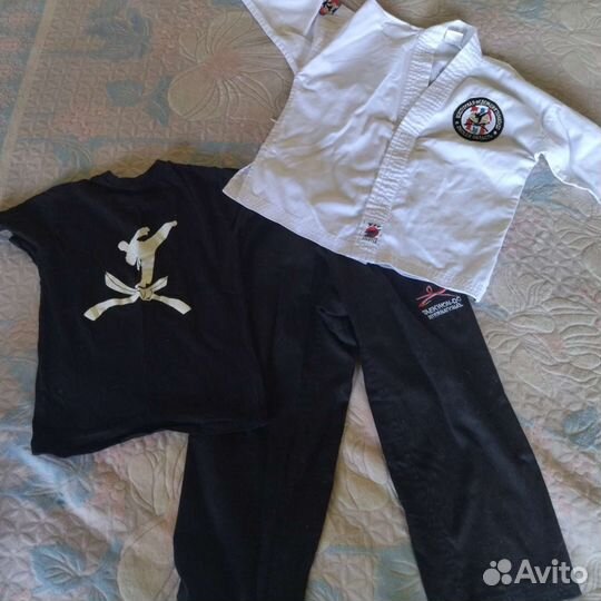 Форма для тхэквондо 116-122 шлем перчатки