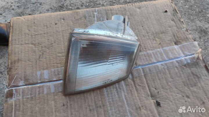 Поворотник правый рено клио 1