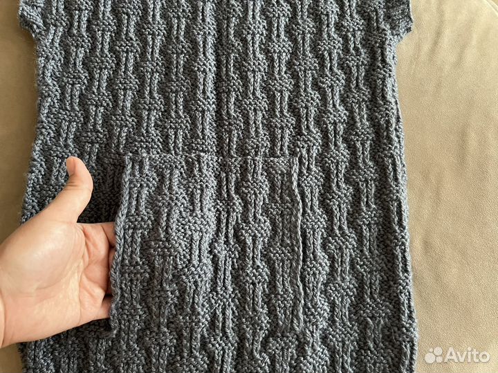 Детский вязаный жилет (безрукавка)