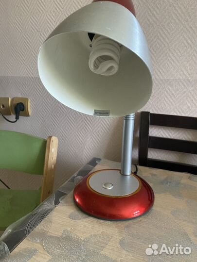 Лампа настольная