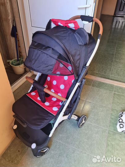 Прогулочная коляска