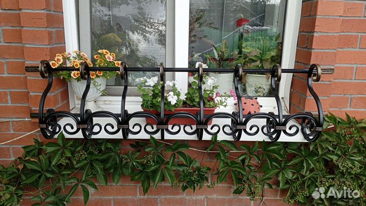 Кованная цветочница