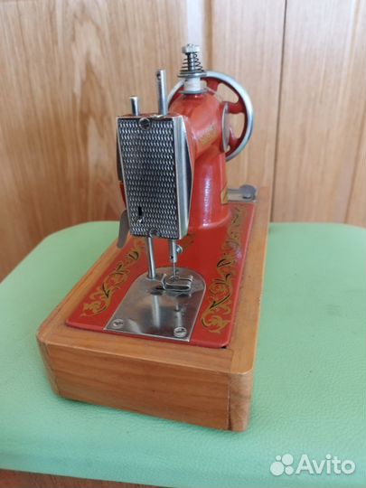 Детская швейная машина СССР