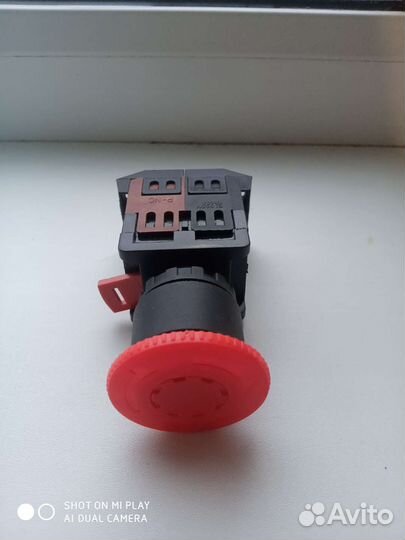 Кнопка AE-22 поворотная грибок