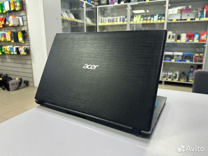 Core i3-7020U 2.30Ghz/4gb/HD Graphics/SSD 256gb