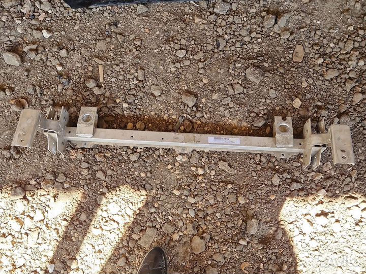 Нижняя опора радиатора мерседес w117 w176 w246