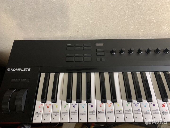 Миди клавиатура NI Komplete Kontrol A49