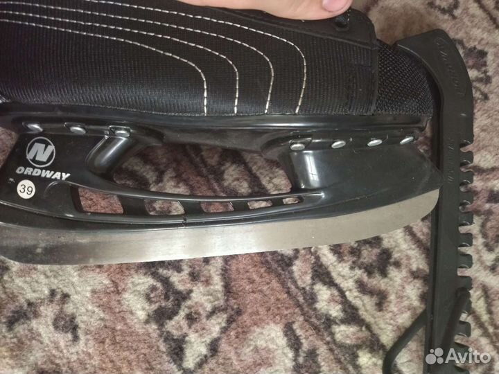 Коньки хоккейные