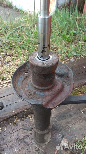 Передние стойки б/у калина